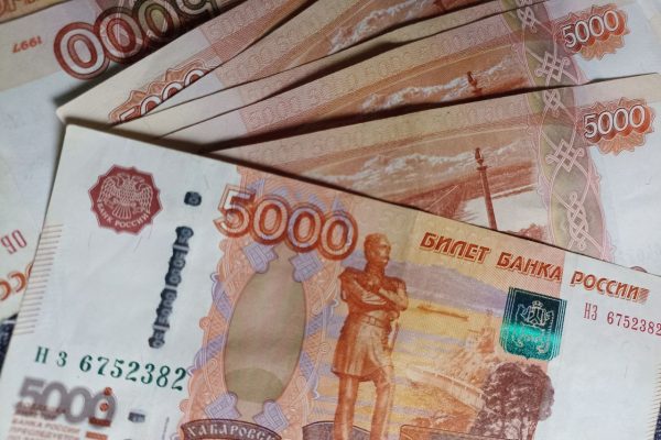 Почти 440 тысяч рублей в среднем хранят нижегородцы во вкладах